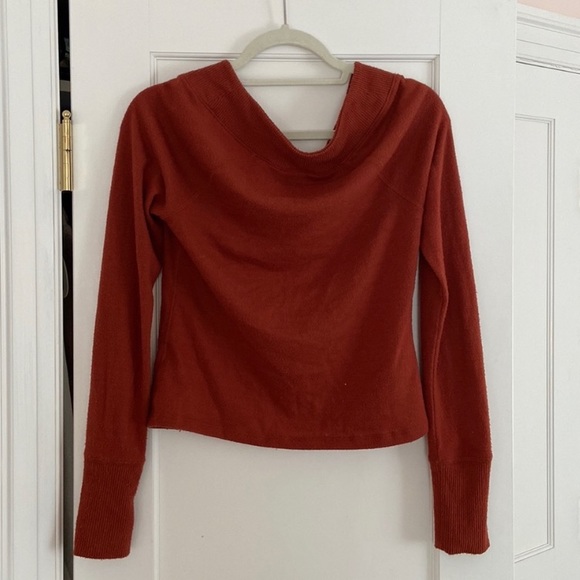 Urban Outfitters Sweater - Picture 2 of 3